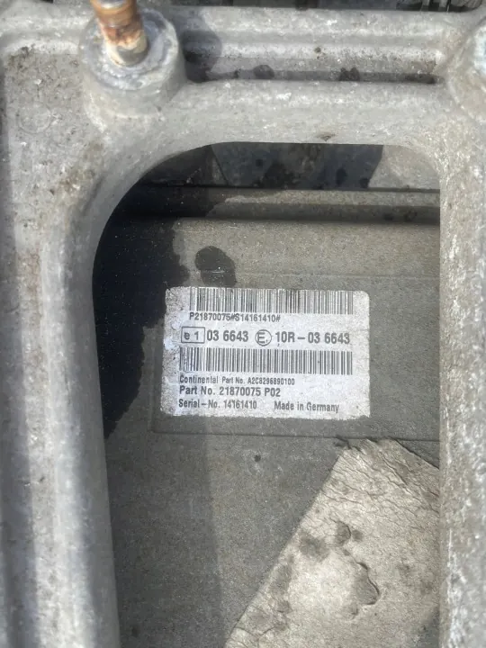 Volvo AdBlue-styrenhet Fäste OEM 21870075 image 6