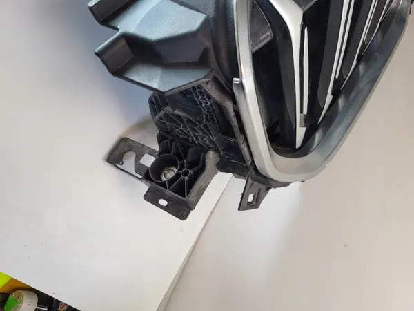 BMW X1 U11 Lufteinlassgitter Klappe OEM image 5