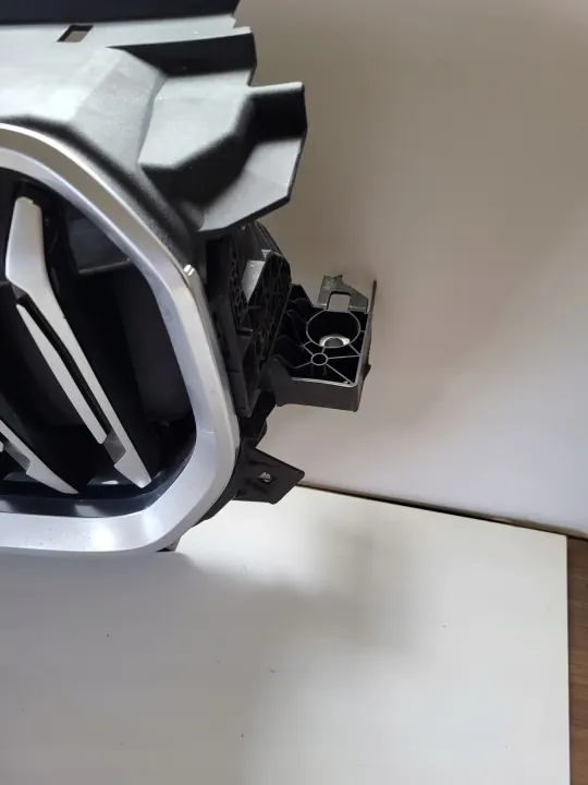 BMW X1 U11 Lufteinlassgitter Klappe OEM image 6