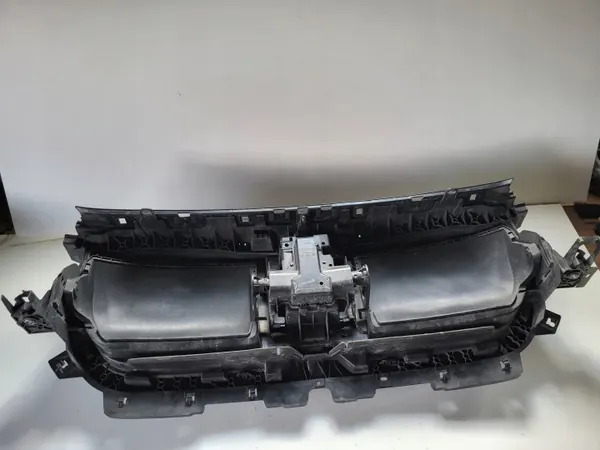 BMW X1 U11 Lufteinlassgitter Klappe OEM image 9