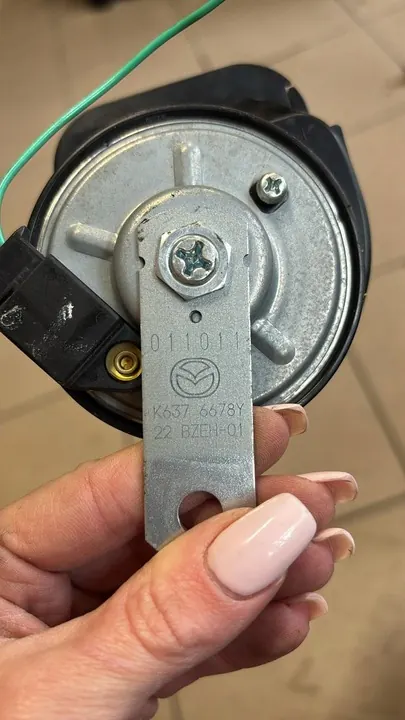 Linker Hoornsignaal Mazda CX-60 K6376678Y image 3