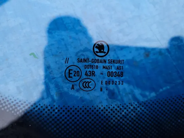 Skoda Octavia III Frontscheibe Sensor OEM 5E0845011 image 4