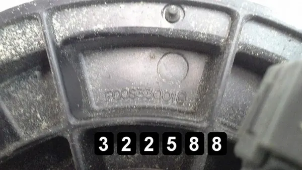 Käytetty Hyundai lämmityspuhallin OEM AM-322588 image 4