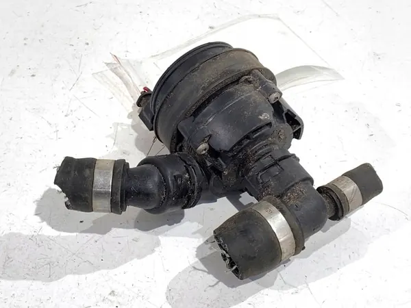 Extra Waterpomp Mercedes CLS A0005000900 image 2