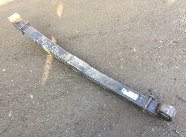 Ressort à lames Volvo OEM 257492 - Avant gauche, usagé image 3