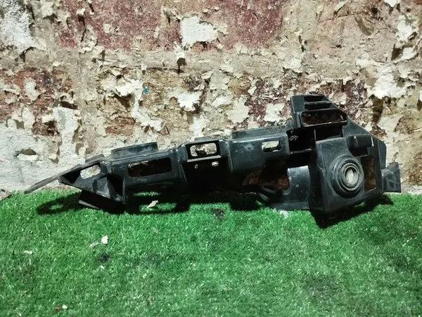 Volkswagen OE 5G0807049A suporte de para-choque image 3