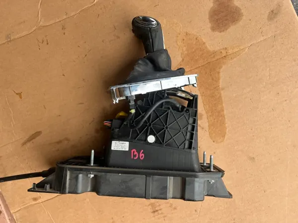 Versnellingspookknop OEM 3C1713025H voor VW Passat B6 image 4