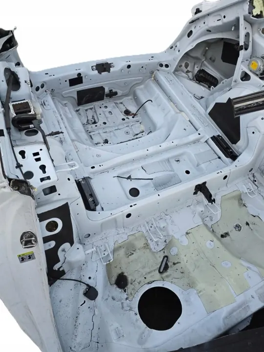 Audi A4 B9 Avant bagageutrymmspanel OEM LY9C image 6
