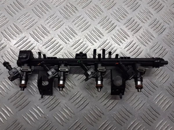 Brandstofrail Renault Thalia 1.2 8200367230 image 2