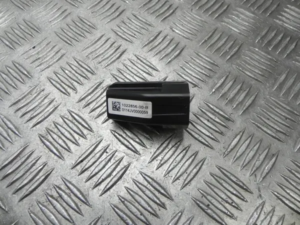 Tesla Relais OEM 1022856-00-B für Model S 2015 image 2