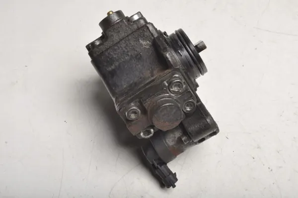Opel OE Einspritzpumpe OEM 55236707 0445010266 image 4