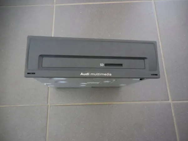 Unidad de navegación MIB2 Audi Q3 OEM 83A035068 image 2