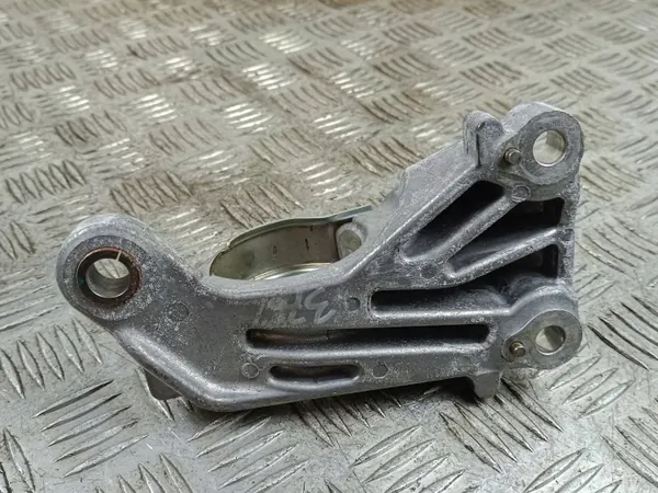 Nissan FOB53522 Lagerhalterung - Gebraucht image 3
