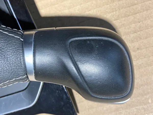Pomo de mudanças OEM 2GA711456 VW T-Roc image 3