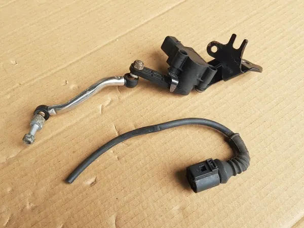 Sensor de Nivelamento Xenon Dianteiro - Audi A4 B8/A5 8T OEM image 2