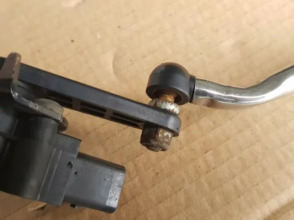 Sensor de Nivelamento Xenon Dianteiro - Audi A4 B8/A5 8T OEM image 9