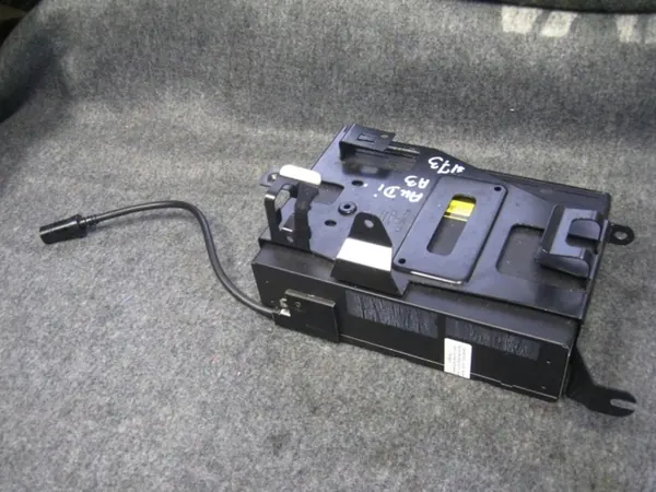 Audi CD-vaihtimen Nostin OEM 8L0035113D - Käytetty image 4