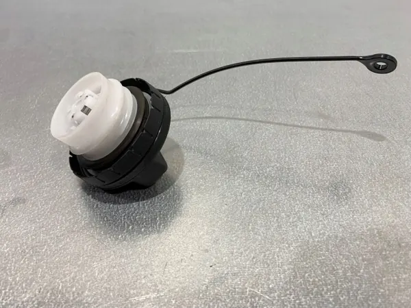 Subaru Forester bränslelock OEM FBZ22873 - Begagnad image 4