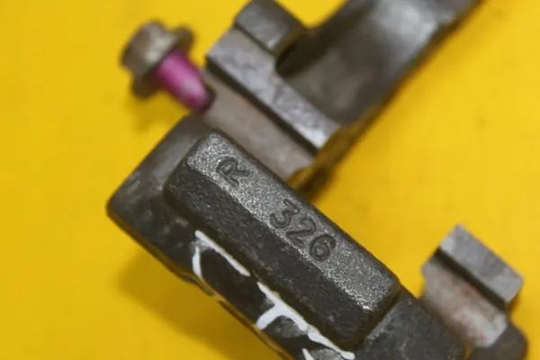 OEM 245 JARZMO JAGUAR Framklämma för XF X250 image 6