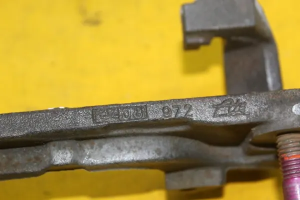 OEM 245 JARZMO JAGUAR Framklämma för XF X250 image 7