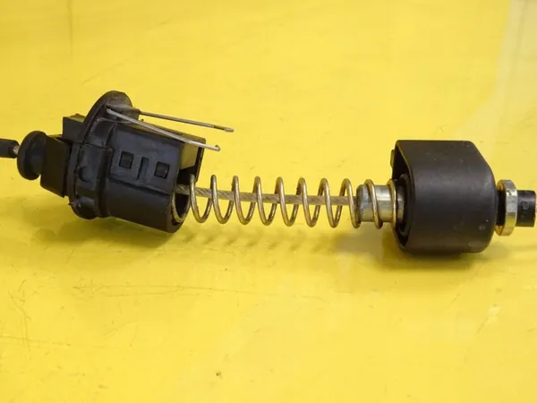 Gaskoppeling OEM DRC76019 voor Audi 80 90 B4 Automatisch image 6