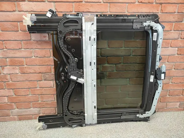 BMW F10 Schiebedachglas OEM 7382982 7231865 image 6