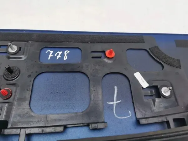 VW T-Roc bakspoiler OEM 2GA827933 - Begagnad image 9