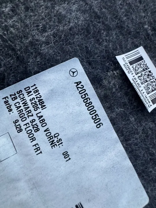 Mercedes-Benz C W205 Tavaratilan matto OEM A2056800506 image 3