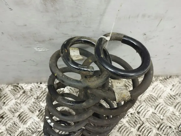 Volkswagen PASSAT B8 2016 Molla posteriore completa OEM 5Q0512149A image 2