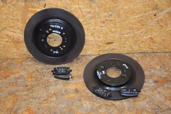 OEM 58215-N7600 Taka jarrupalat Hyundai Tucson IV:lle image 2