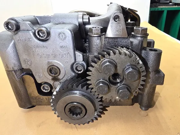 Olje pump balansaxlar Audi A4 B8 2.0 TDI image 5