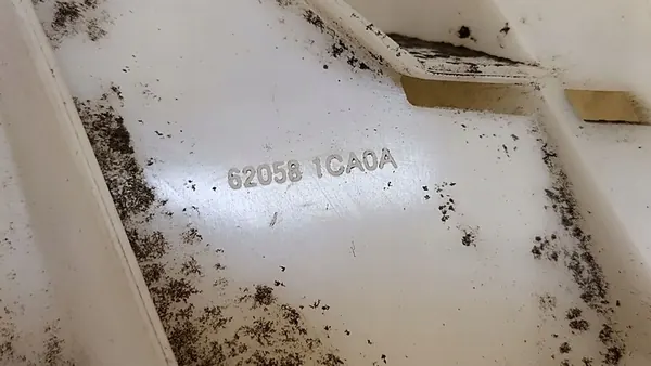 Deslizamento do para-choque dianteiro direito Infiniti FX35 FX37 QX70 OE image 6