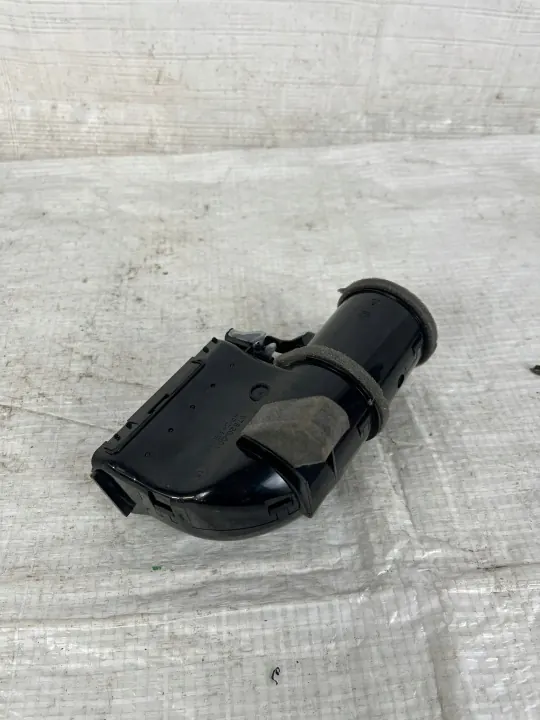 Mercedes GLS 167 Oikea Tuuletusritilä OEM 1668301654 image 4