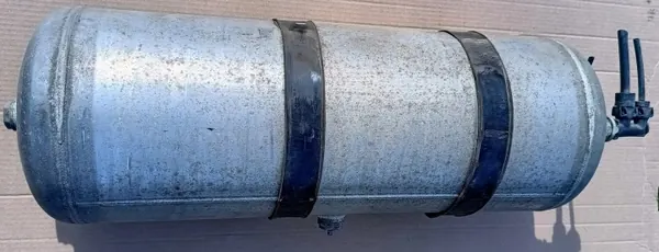 Ilmasäiliö 30L OEM 98412835 Iveco Stralis Hi-Way:lle image 2