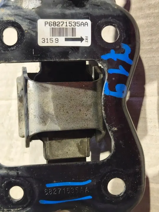 Jeep Wrangler JL Vaihteiston Tuki OEM P68271535AA image 3