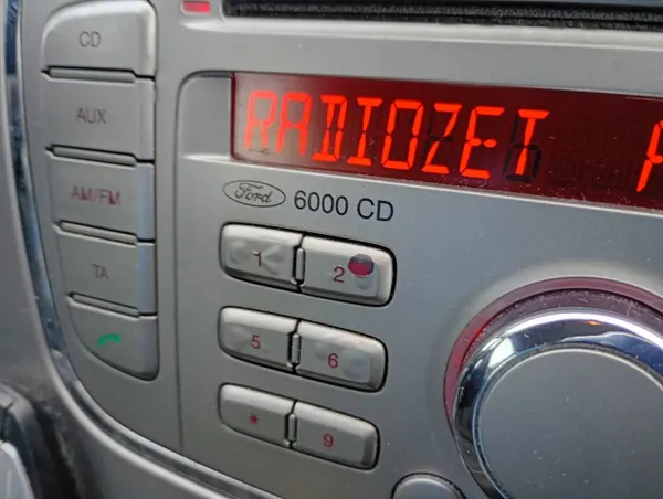 Radio Ford Focus II OEM MM-2402-25 - Occasion, Code Manquant image 4
