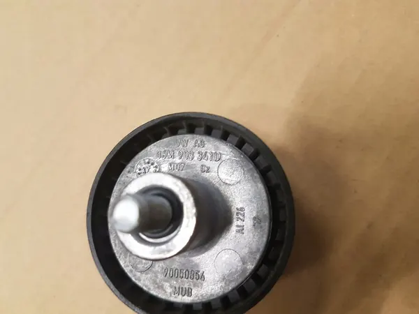 Audi RS4 B9 2.9 DEC Rolka 06M903341D image 3