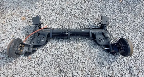 Dacia Jogger 23R Achterasbalk Ophanging Trommel image 2