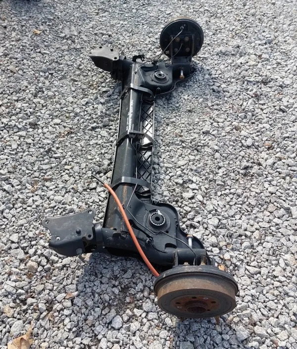 Dacia Jogger 23R Achterasbalk Ophanging Trommel image 4