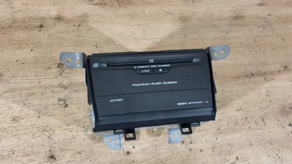 Cambiador CD OEM 39100-TL0-G611-M1 para Honda Accord VIII image 2