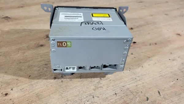 Cambiador CD OEM 39100-TL0-G611-M1 para Honda Accord VIII image 3
