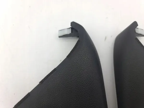 Hyundai Kona Tunnel-Seitenabdeckung OEM 84655J9500 image 7