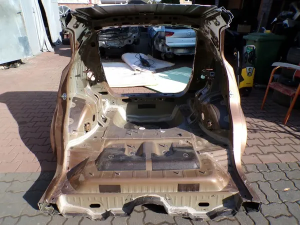 Salpicaderos traseros Opel Mokka OEM błotniki tył GD7 image 4