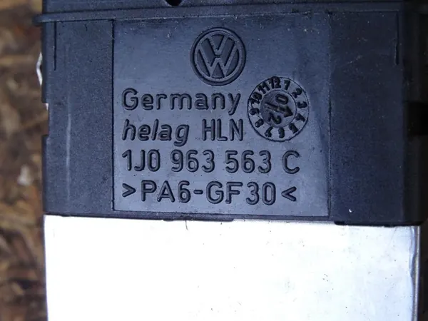 VW Golf IV Zitverwarmingsschakelaar 1J0963563C image 3