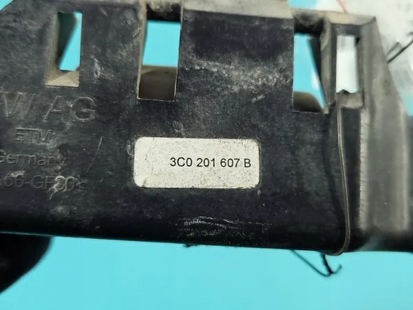 Bomba de combustible OEM 3C0201607B para VW Passat B7 image 4