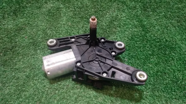 Mercedes bakrutorhuvmotor OEM A2049068102Q1 image 3