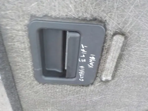 OEM 5E9861411B Tavaratilan pohja Skoda Octavia III Farmarille image 3