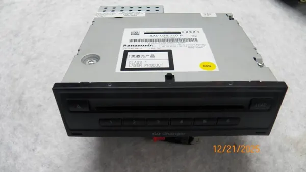 Reproductor CD Audi OE 8X0035110A - Usado image 2
