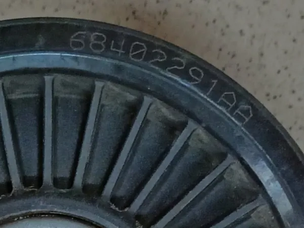 Tensor de correia OEM 05048557AB Jeep Wrangler image 4