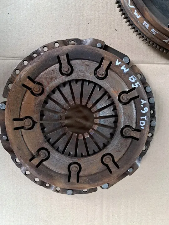 Volante de duplo massa VW Passat B5 1.9 TDI 90 CV image 2